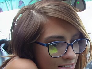 Joseline allait à un concert et devait se garer dans un terrain