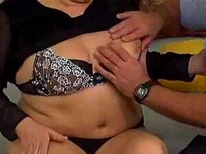 Maman ronde et bien foutue,