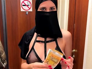 SALOPE MUSULMANE EN HIJAB A ÉTÉ BAISÉE DANS UN HÔTEL PAS CHER