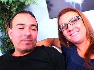 Il a amené sa femme chaude à faire du porno - Homemade Media