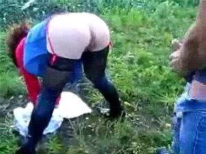 Il faut voir cette salope en chaleur en plein air !