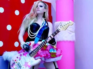 Avril Lavigne - Hello Kitty (un vidéoclip de musique porno de