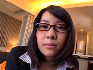 La nana japonaise la plus chaude Misa Makise dans un doigtage