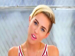 Plongez dans l'aventure envoûtante de Miley et Cara avec cette vidéo
