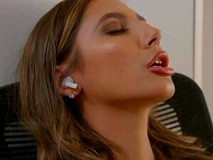 Assiste par inadvertance à l'office à la masturbation d'une femme