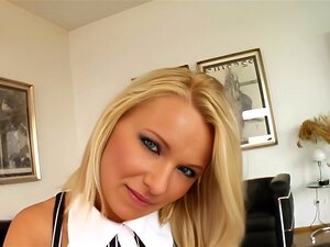 Vinnie MILF chaude se fait baiser sur le site porno milf gonzo mature