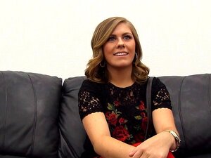 L'amateur épaisse Sammy endure une audition anale douloureuse