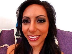 La nana Lela Star se fait baiser la gueule