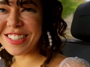 Mofos - La magnifique nana Kataljna Kittin se fait baiser si bien