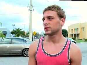 Des hommes sans-abri baisent en gay pour de l'argent et des films