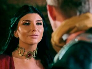 Queen of Thrones : Partie 3 (Une parodie XXX) - Brazzers