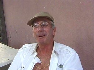 Plongez dans le cheminement séduisant de Laura Angel, Alexia et Cie