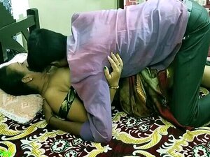 Découvrez le plaisir interdit d'une chaude MILF indienne satisfaisant