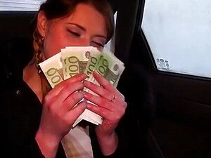 beauté fraîche baisée dans la voiture pour 300 euros