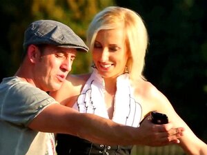 Modèle fétichiste pisse trempé