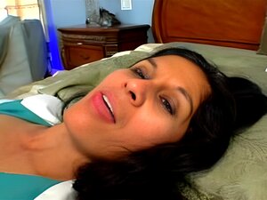 Bonne à tout faire mature latina