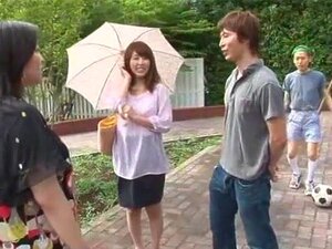 La pute japonaise Misa Yuuki dans un clip JAV public incroyable