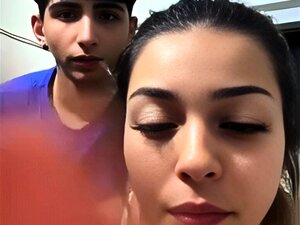 Découvrez un plaisir ultime alors que des beautés turques prennent