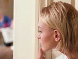 Maman, je ne me suis jamais masturbée avant ! - Emma Hix et Dee