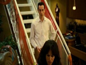 Mon aventure sexuelle maladroite - Sarah Manninen et Emily Hampshire,