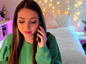 Colocataire Découvre Votre PETIT Secret - Femdom SPH Cam Show De