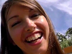 HUNT4K. Hunter se fait pilonner par une créature maigre dans le parc