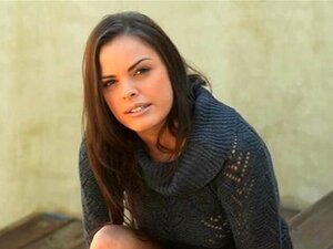 Lady renee p est sur le point d'avoir un orgasme très intense. Une