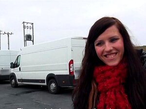 Eurobabe non professionnel ramassé dans la rue et cloué pour