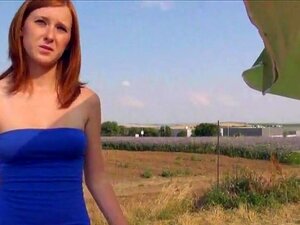 La vendeuse de fraises Linda Sweet est payée pour une baise en