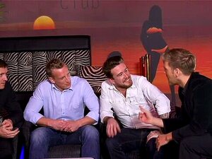 Killergram Victoria Summers se fait baiser par trois étalons à