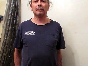 Porno gay amateur avec un mec qui se masturbe. Vidéo porno amateur