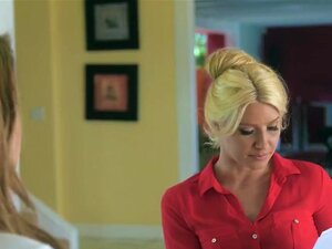 Twistys - Anikka Albrite , Aspen Ora - Interview d'emploi décalée