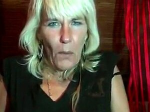 Une mature allemande va te bouffer. Une mature allemande va te bouffer