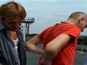 Strafraum I - trois scènes gay de long porno. Trois premières