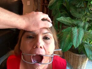 Mamie mexicaine se fait baiser avec un cul rebondi anal
