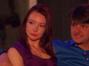 Deux chaudes échangistes de la maison ont préparé un show lesbien