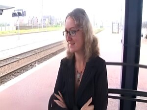 Lola milf française enculée dans des collants