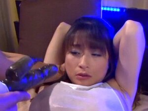 La japonaise joueuse aika miura a envie de baise extrême. Une bombe