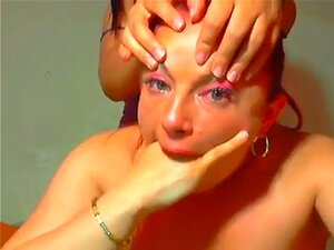Gros gode lesbien extrêmement en cam
