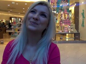 Je suce la bite dure d'un mec allemand dans un clip POV fait maison,