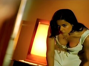 NONPORN Sameera Reddy & Koena Mitra séduisent une scène de Bollywood
