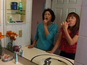 Une MILF japonaise féroce t'attend pour une nuit torride ! Elle adore
