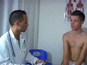 Modèles masculins Pendant que nous plombions, Ajay a dit qu'il se