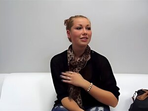 Jolie Blonde Tchèque, Alzbeta