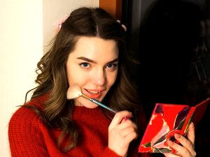 Kiere pourrait ressembler à une fille douce et innocente à côté,