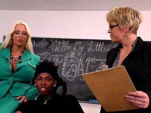 Alura Jenson et Dee Williams se font prendre par un gros chibre noir