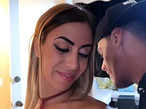 Sexe hard avec une fille blonde dans un riche manoir Marica Milani
