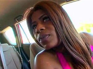 Ma maman noire chaude adore les grosses bites noires. Plus de vidéos