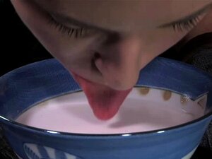 Jeu de chat lezdom soumise ligotée