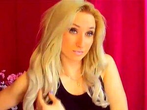 magnifique cette douce blonde qui se doigte (1)